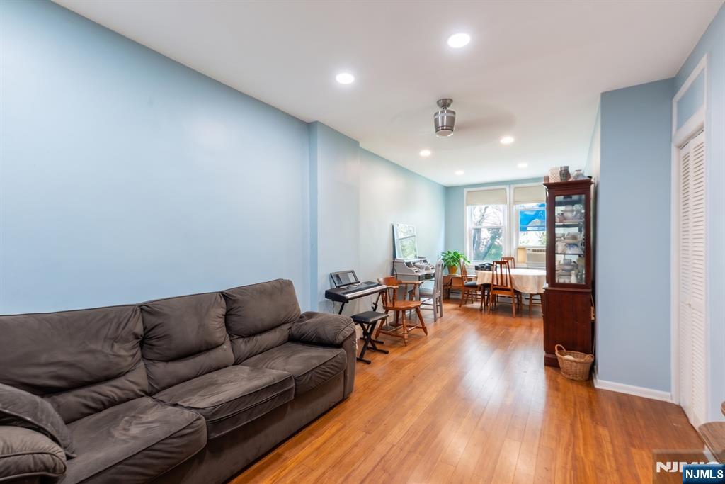 140A Clendenny Avenue