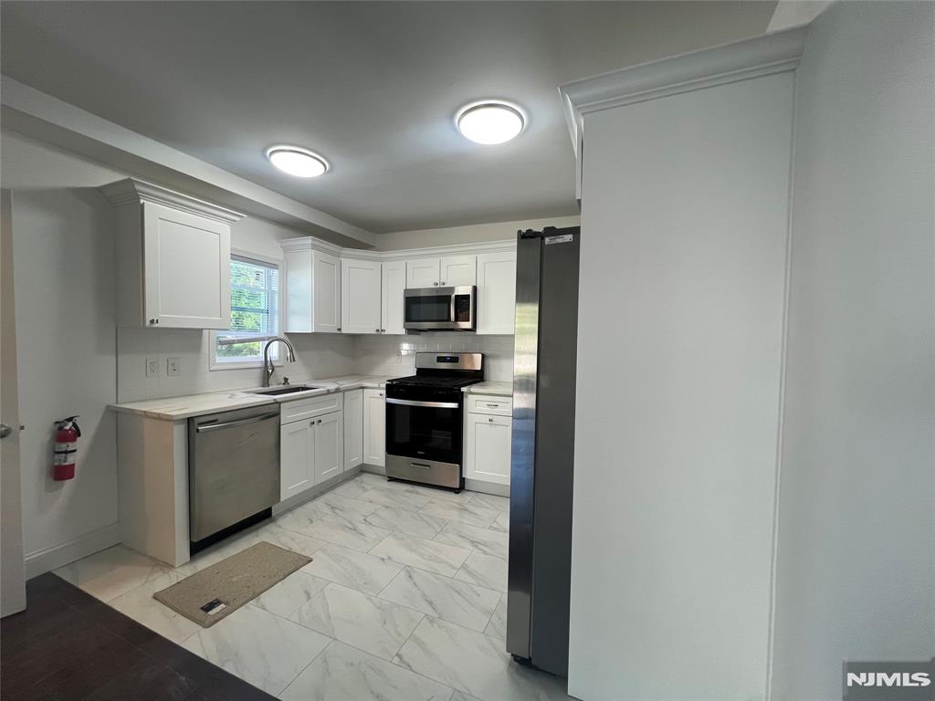 196 2nd Street 1
