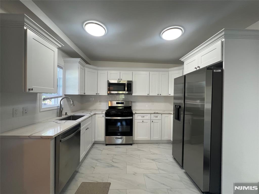 196 2nd Street 1
