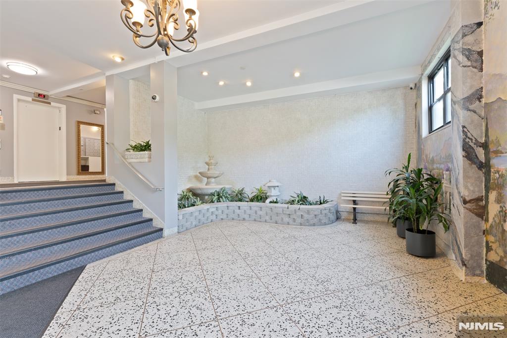 25 Grand Avenue 1E