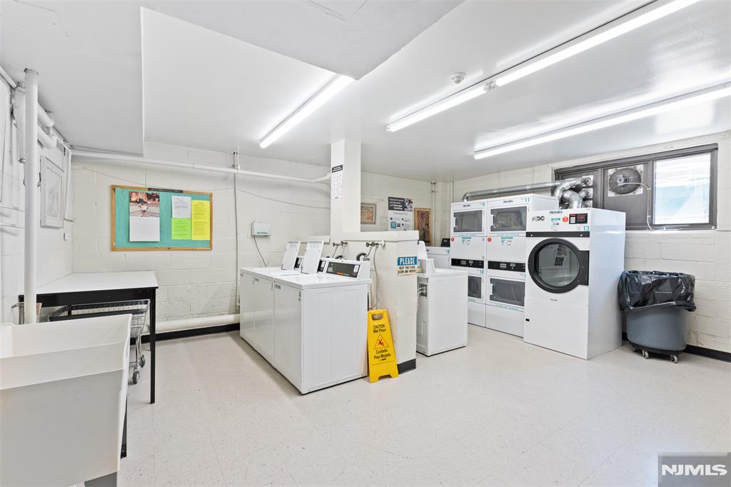25 Grand Avenue 1E