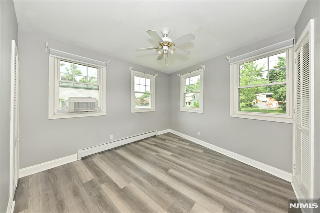 221 Lakeview Drive