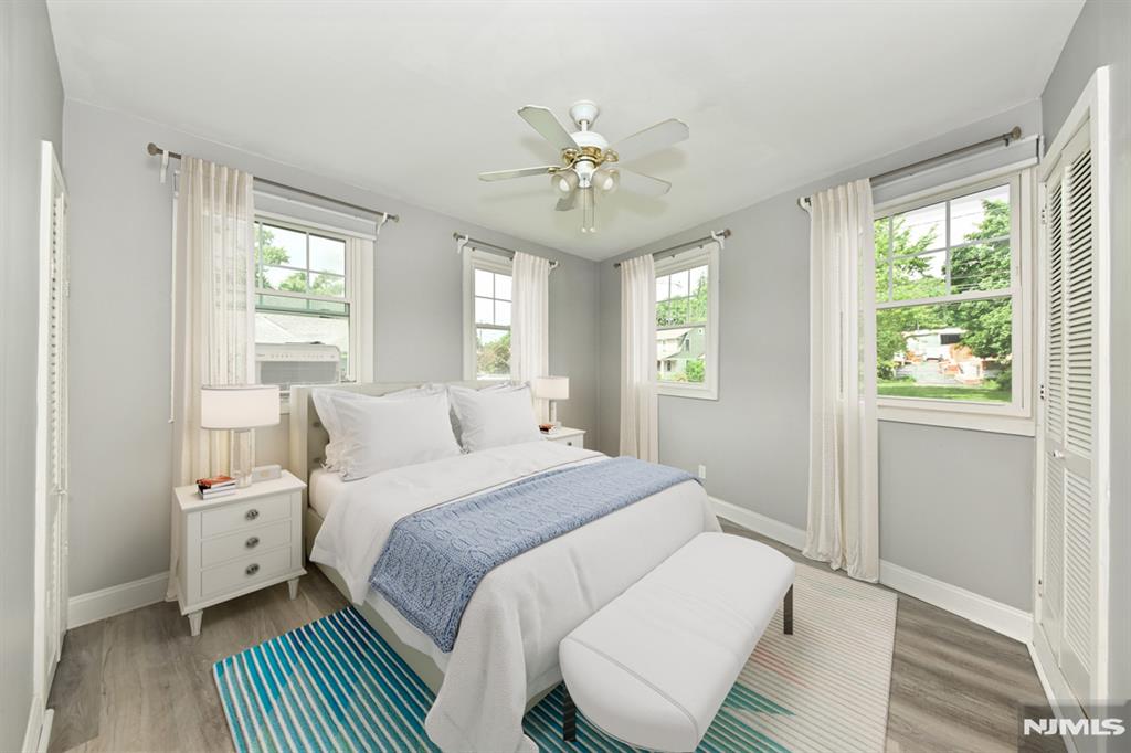 221 Lakeview Drive