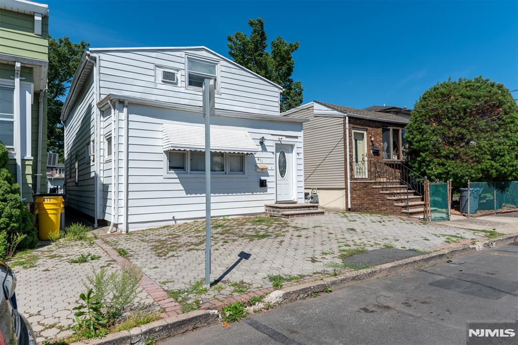 411 Sheridan Place