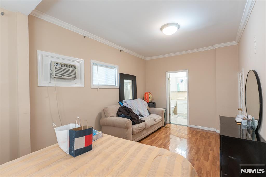 411 Sheridan Place