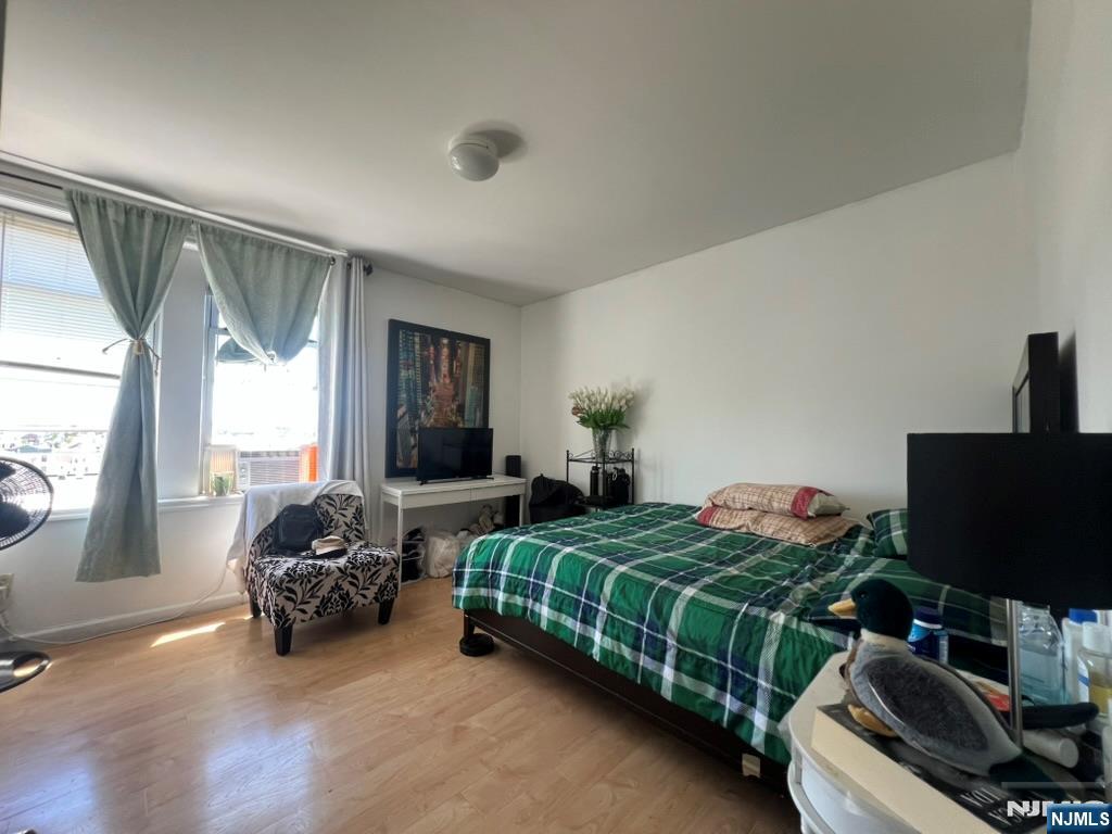 201 45th Street 504