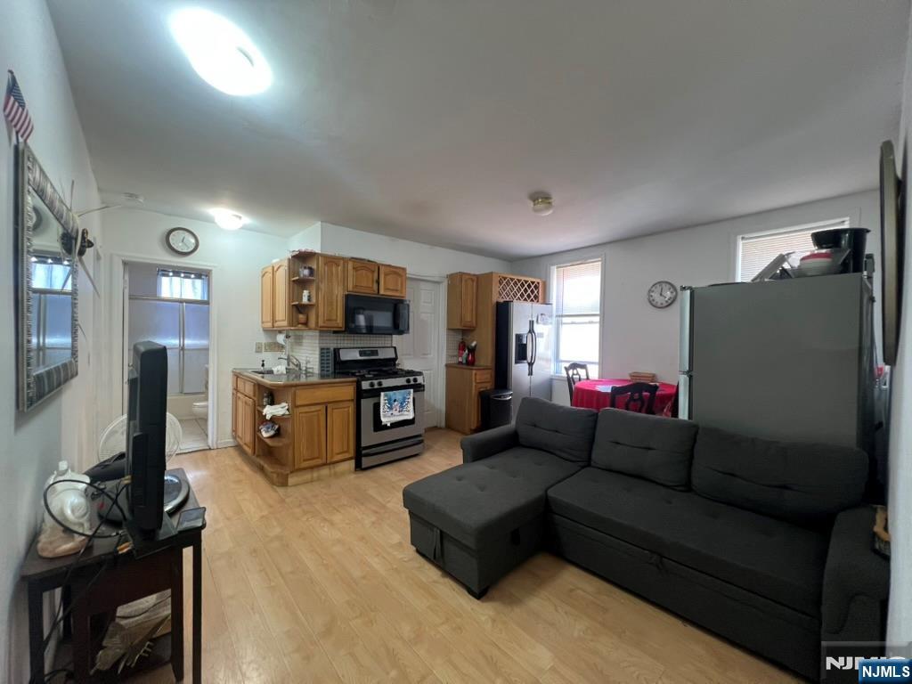 201 45th Street 504