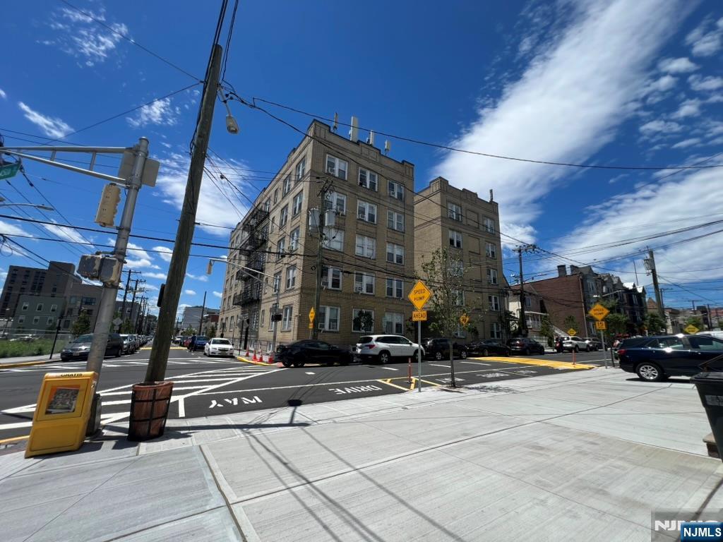 201 45th Street 504