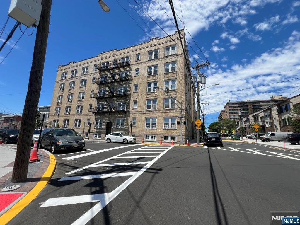 201 45th Street 504