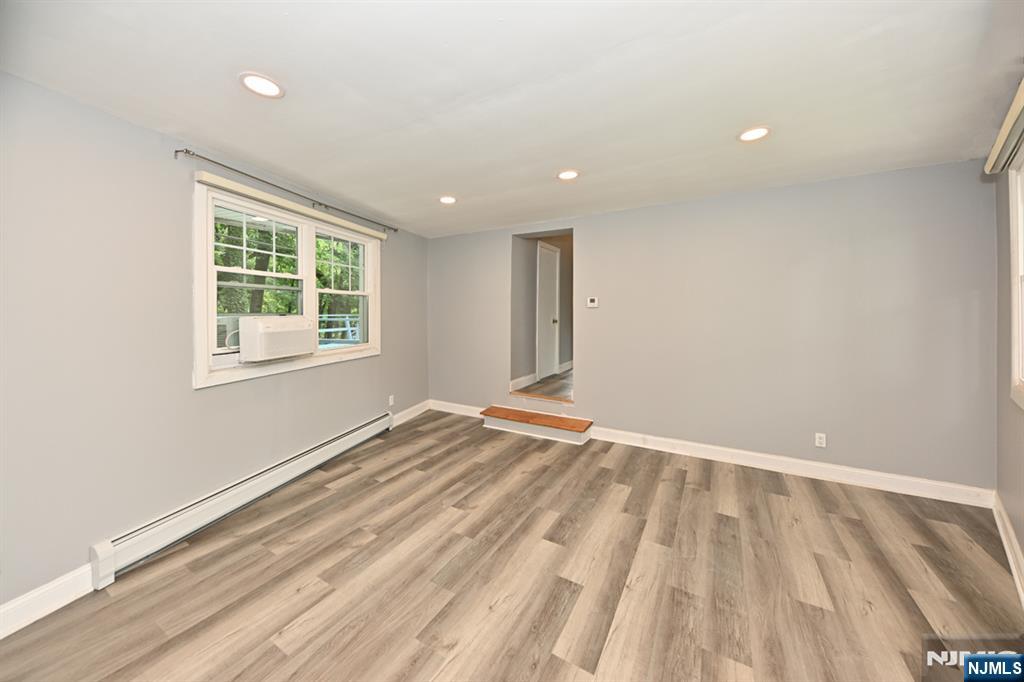 221 Lakeview Drive