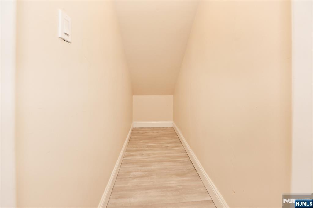221 Lakeview Drive
