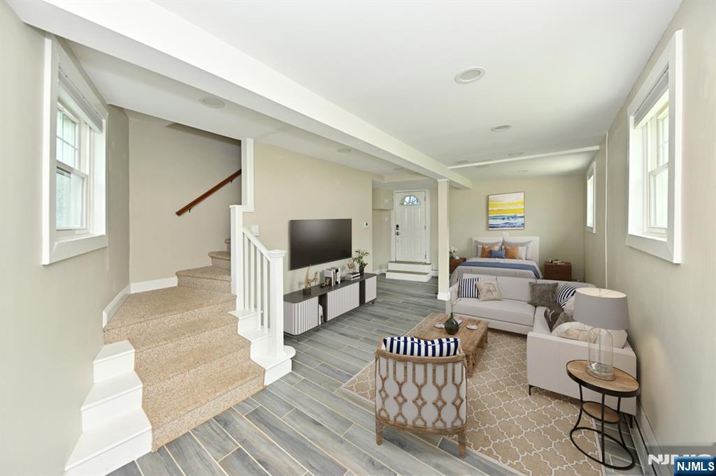 221 Lakeview Drive