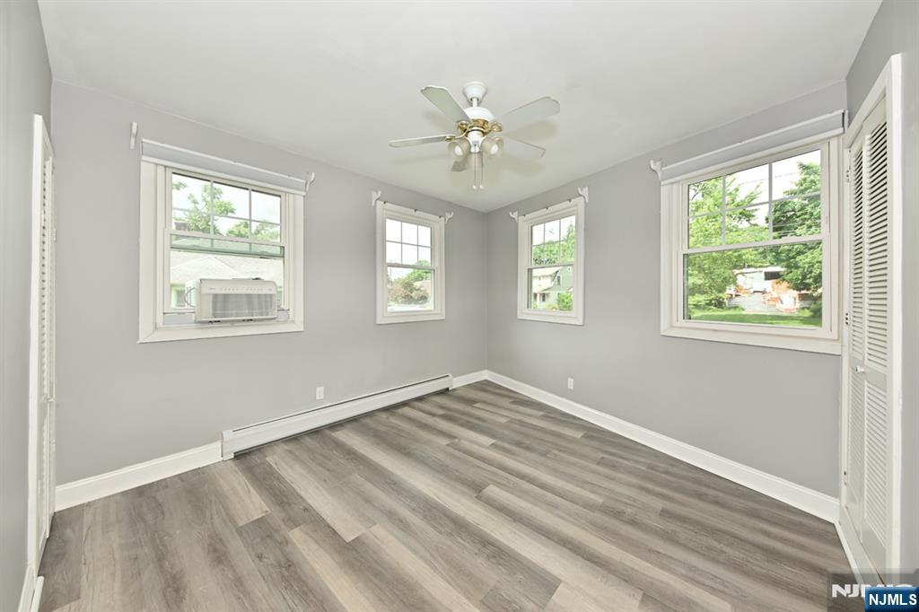 221 Lakeview Drive