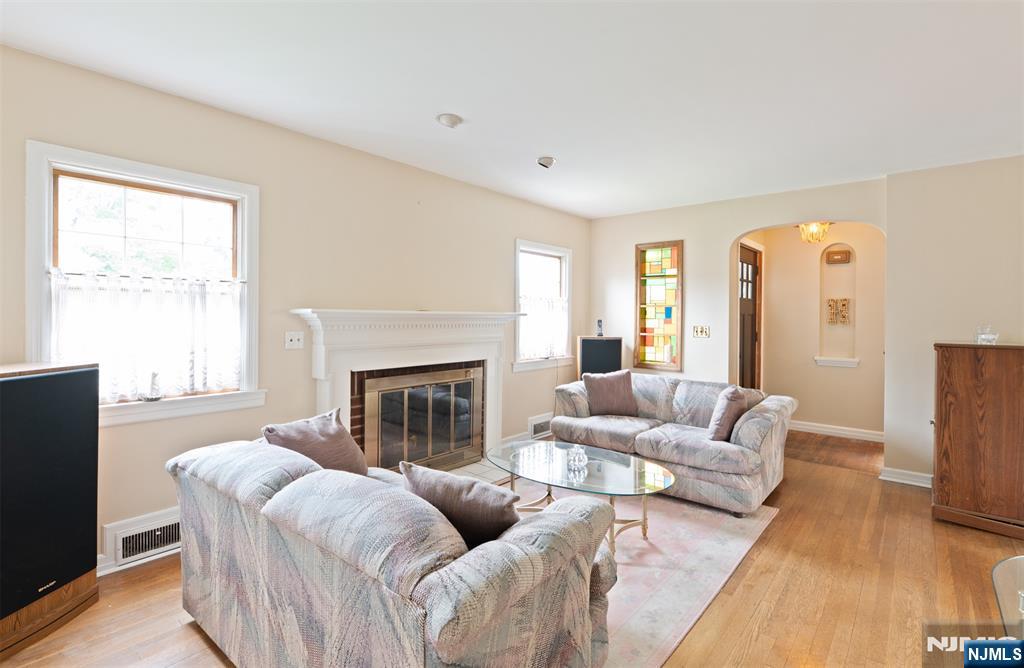 4-29 Summit Avenue