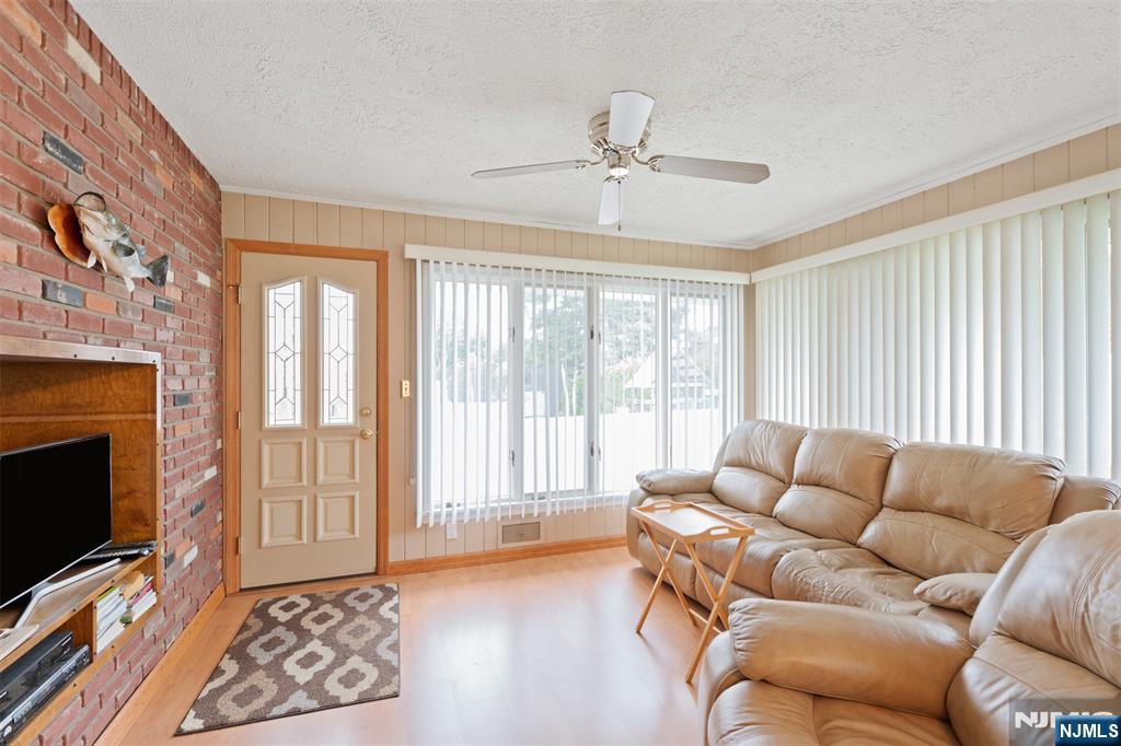4-29 Summit Avenue