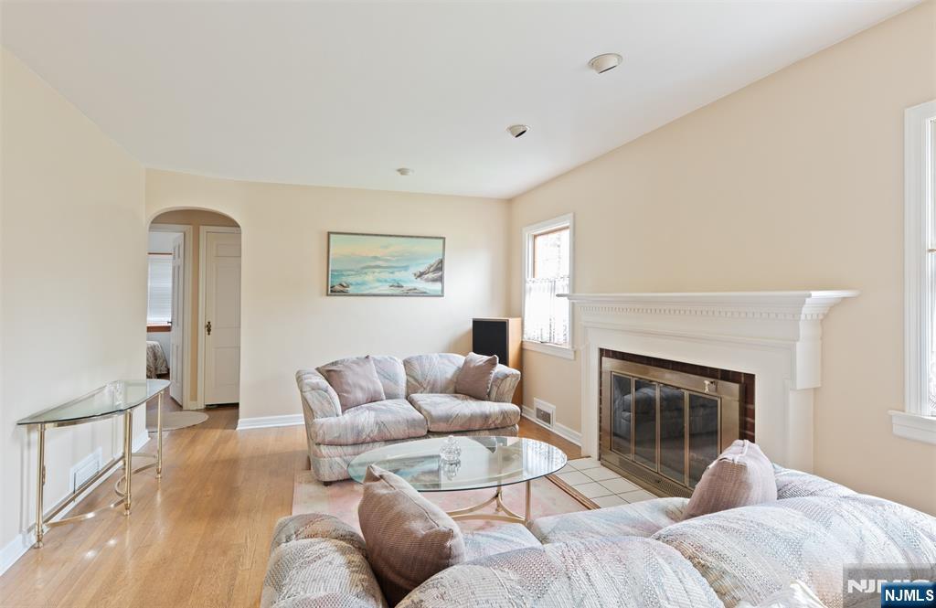 4-29 Summit Avenue