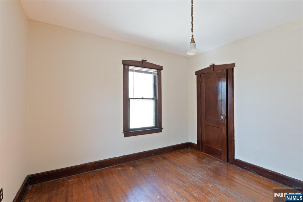 29 Luddington Avenue