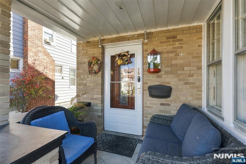 18 Newell Place