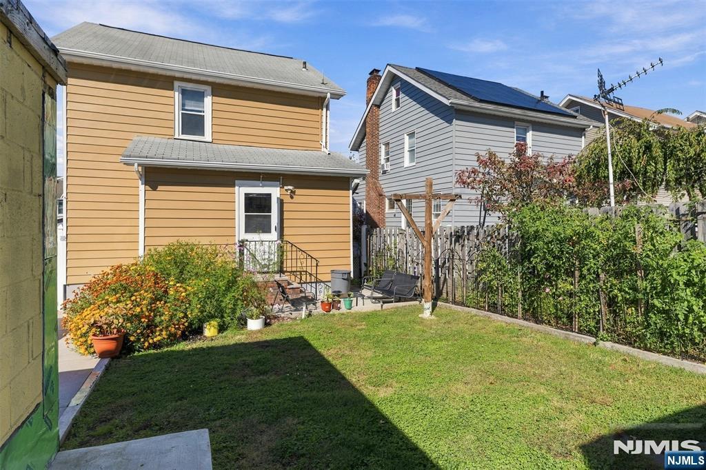 18 Newell Place