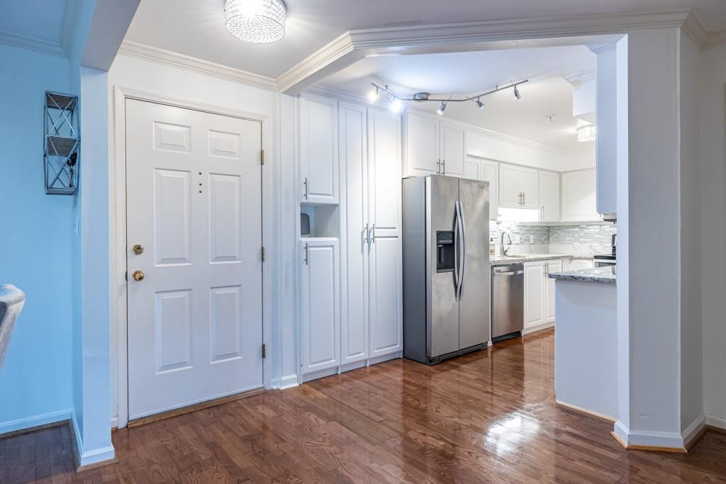 27301 PLANTATION Drive NE