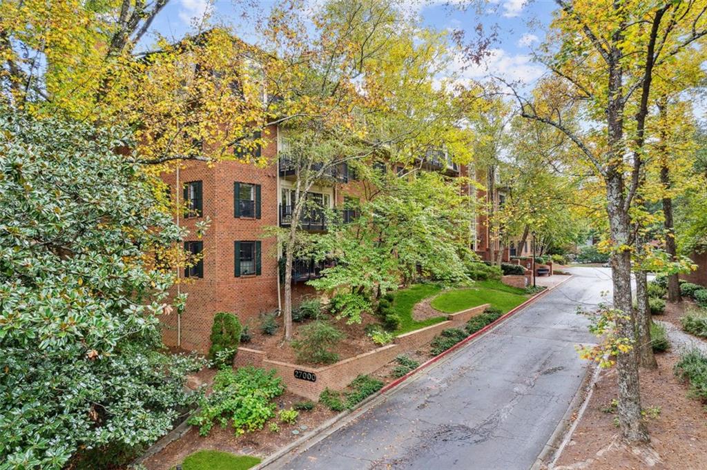 27301 PLANTATION Drive NE