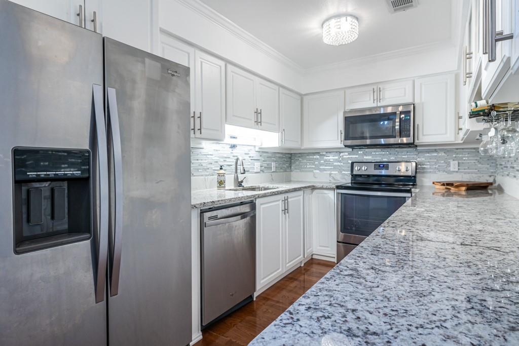 27301 PLANTATION Drive NE