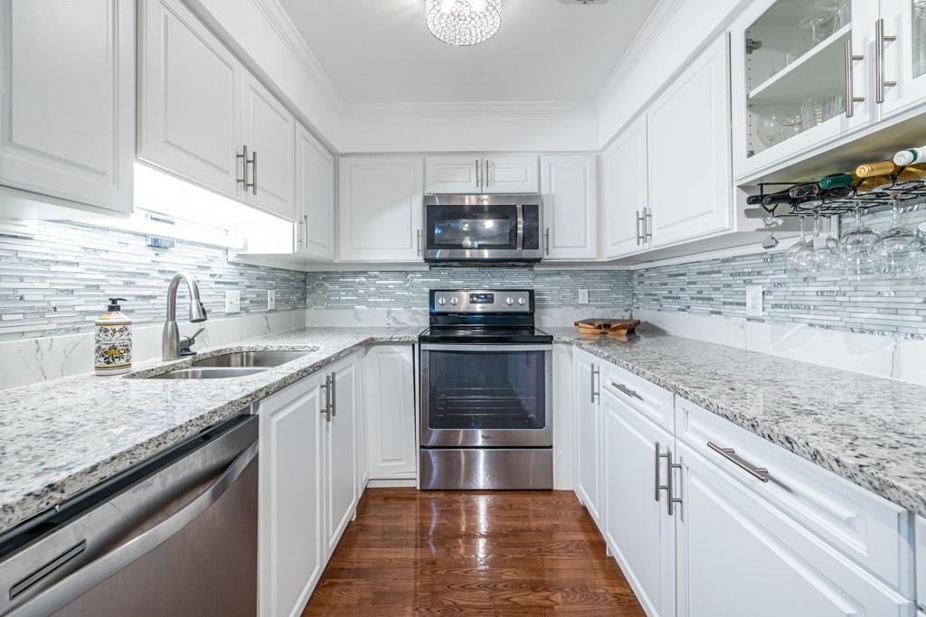 27301 PLANTATION Drive NE