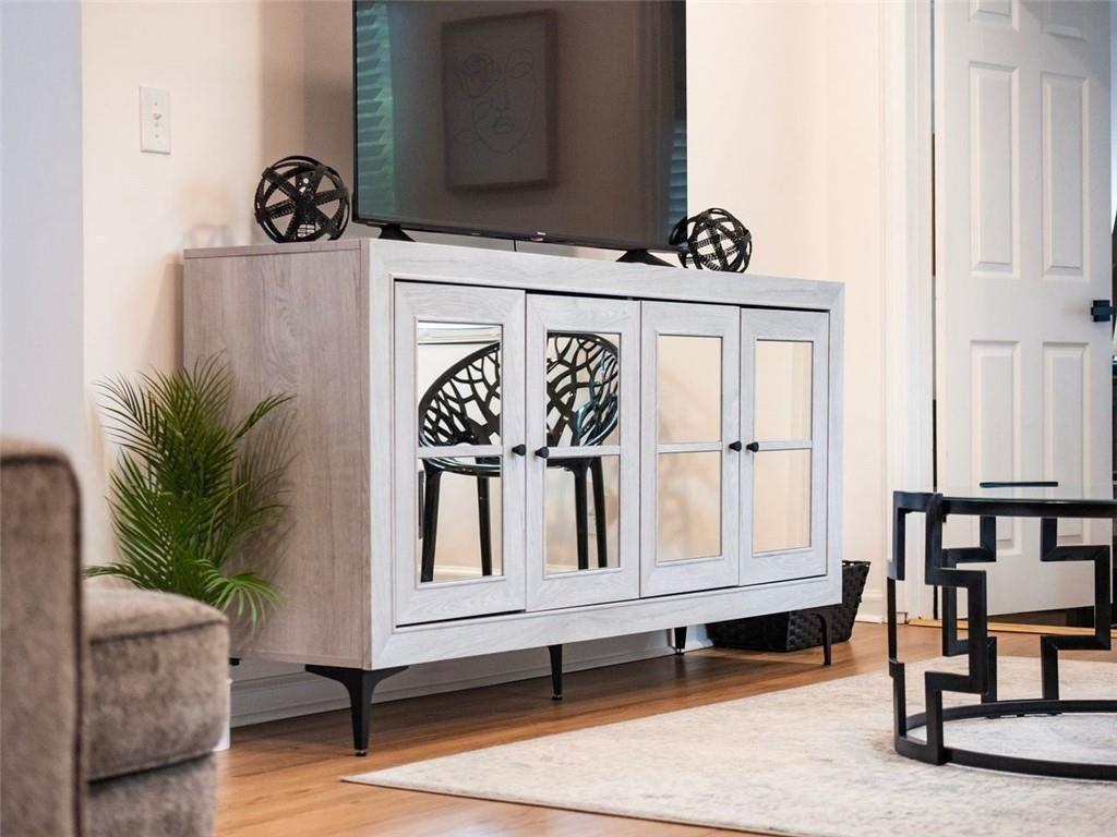 1660 DRESDEN Drive NE