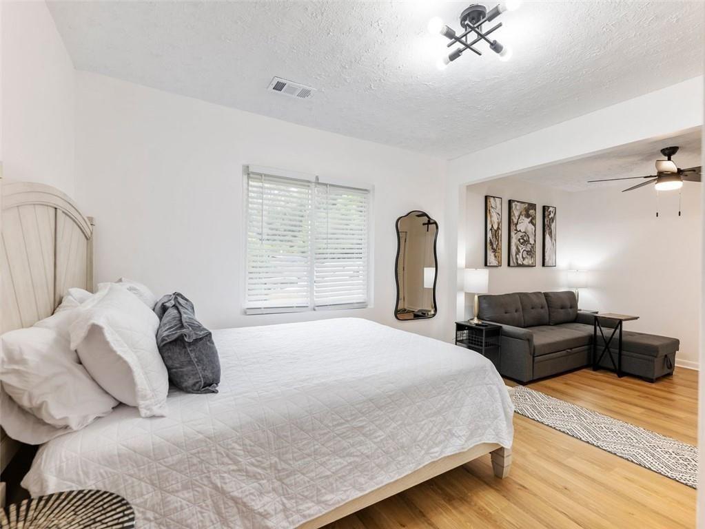 1660 DRESDEN Drive NE