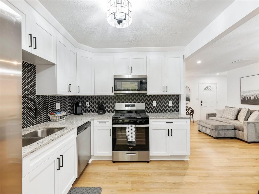 1660 DRESDEN Drive NE