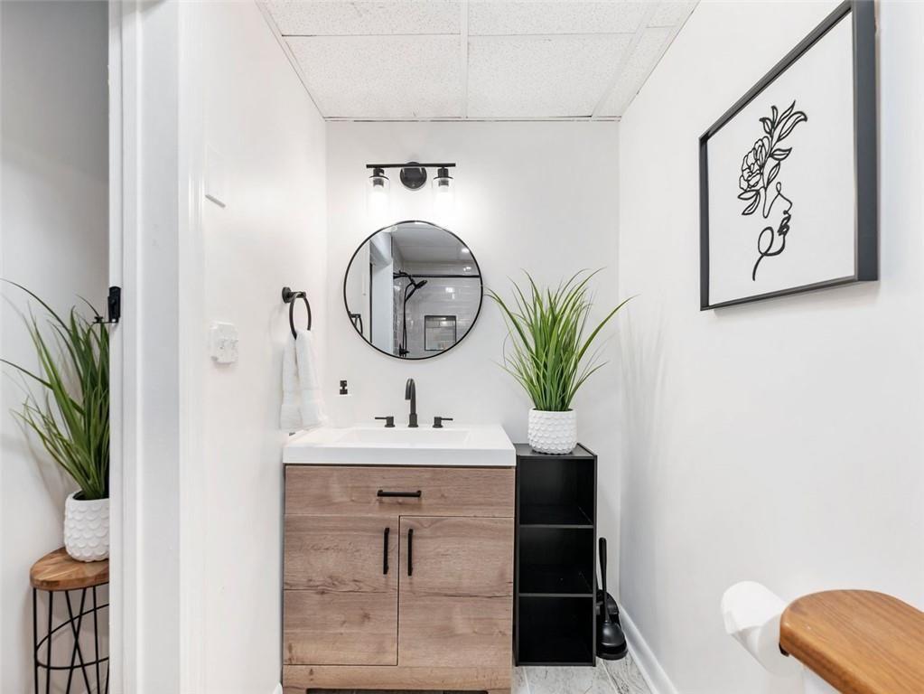 1660 DRESDEN Drive NE