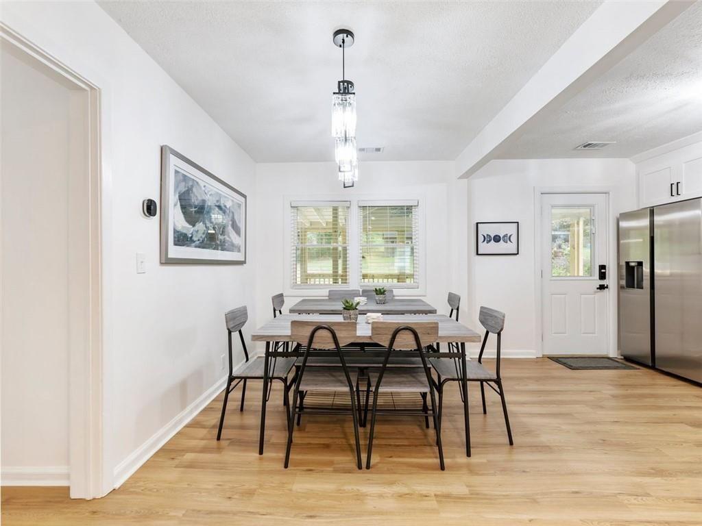 1660 DRESDEN Drive NE