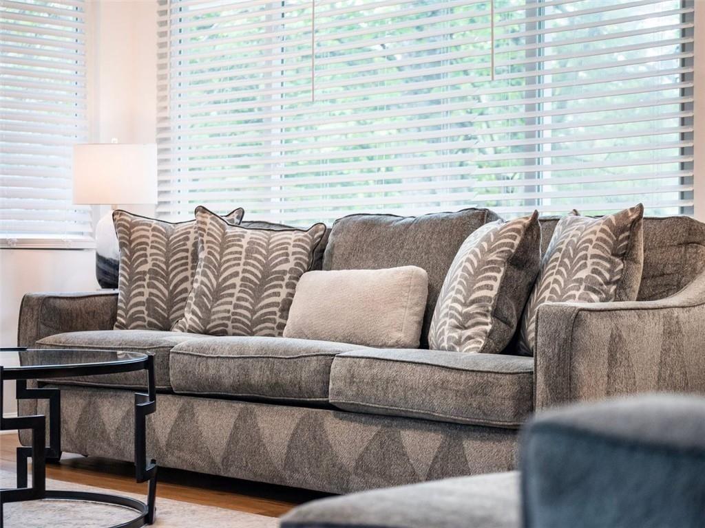 1660 DRESDEN Drive NE