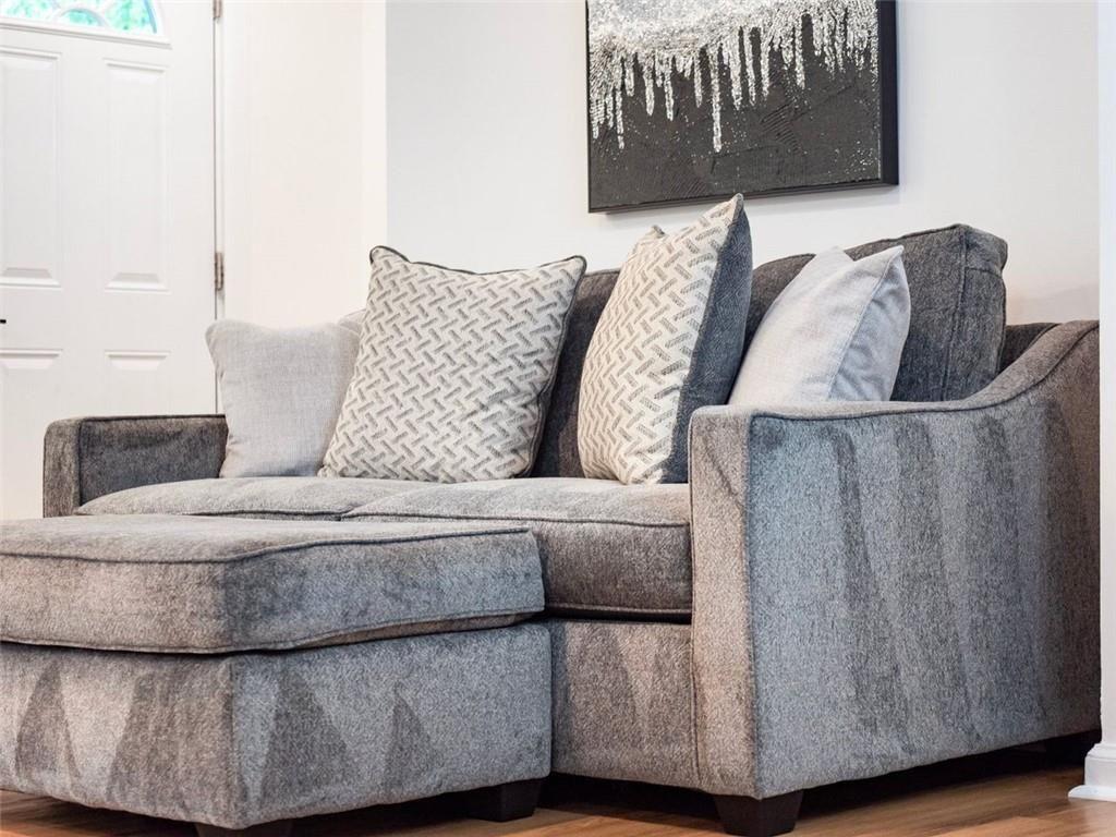 1660 DRESDEN Drive NE