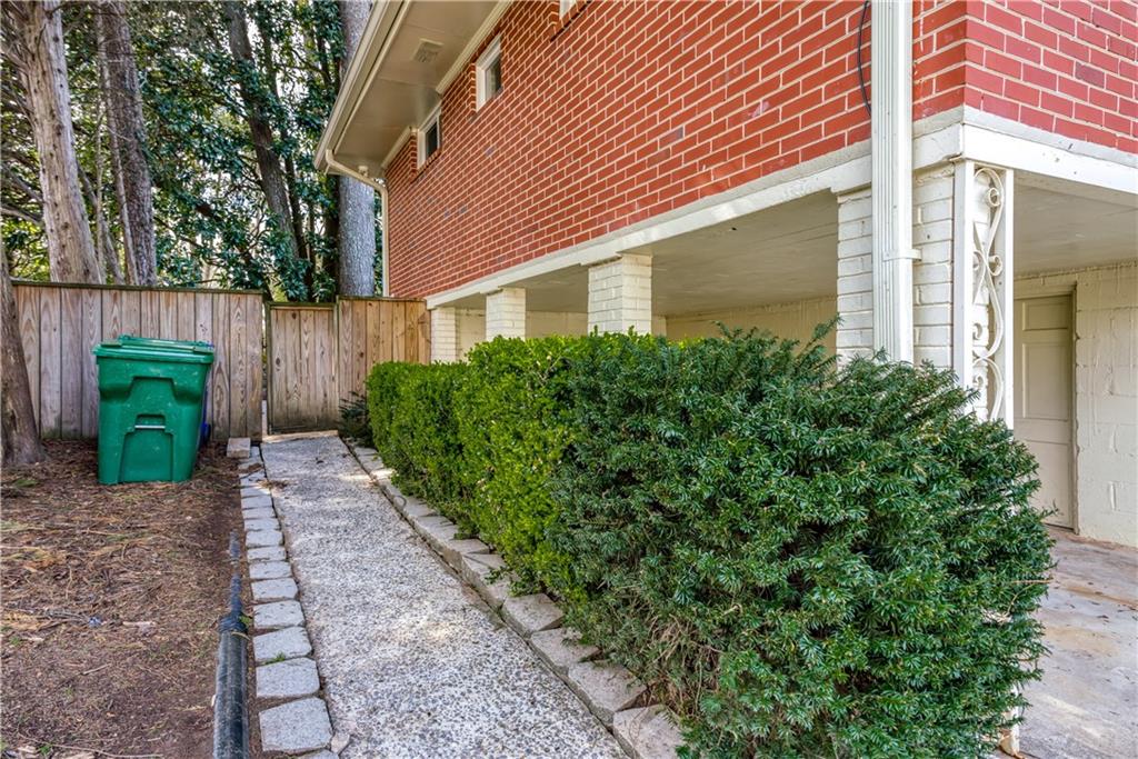 1878 Briarlake Circle