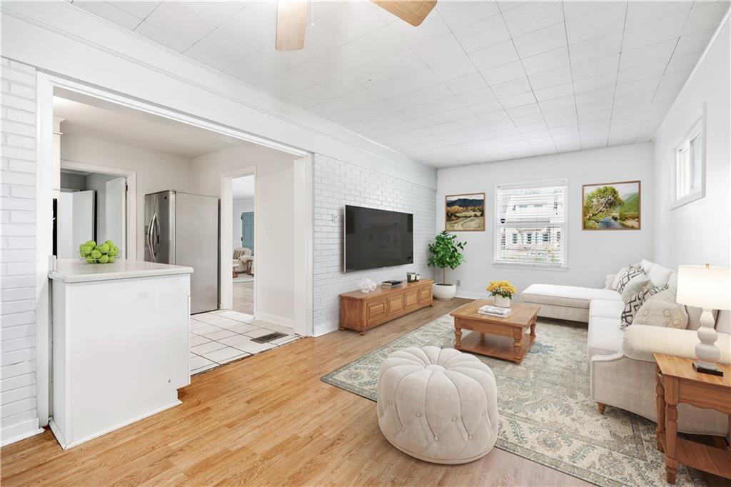 1878 Briarlake Circle