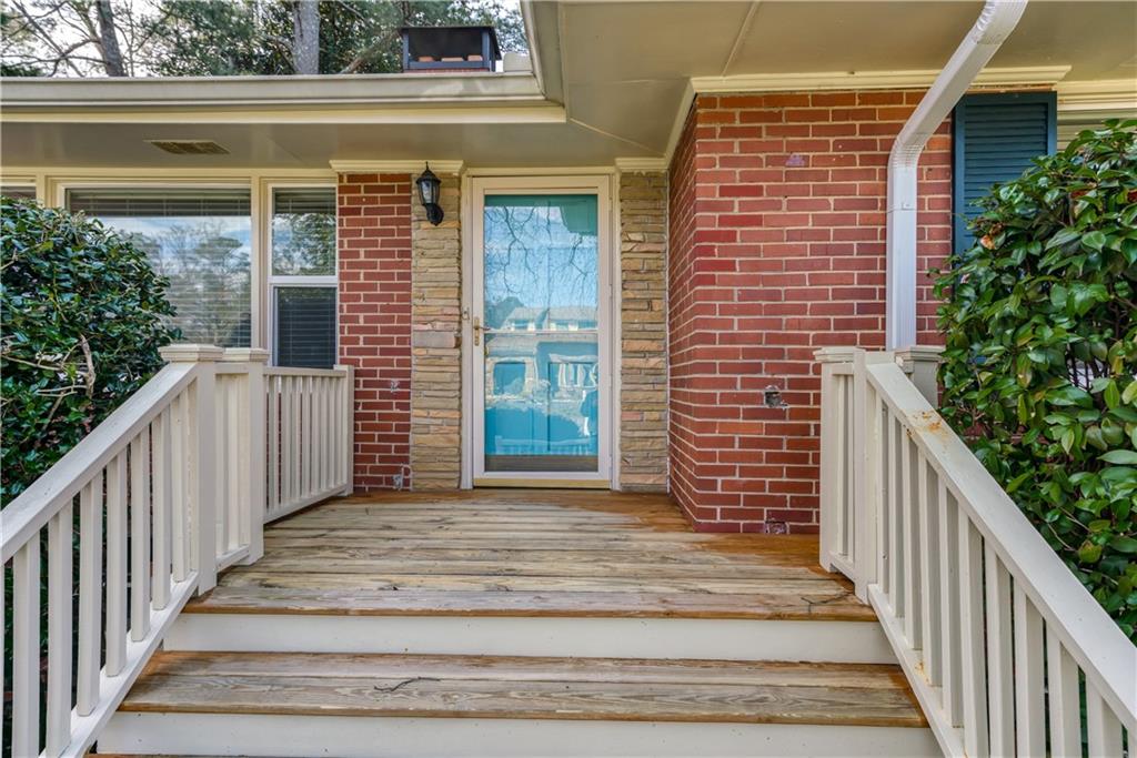 1878 Briarlake Circle