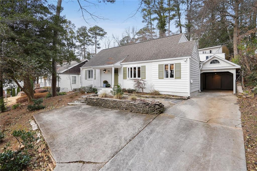 976 Cardova Drive NE