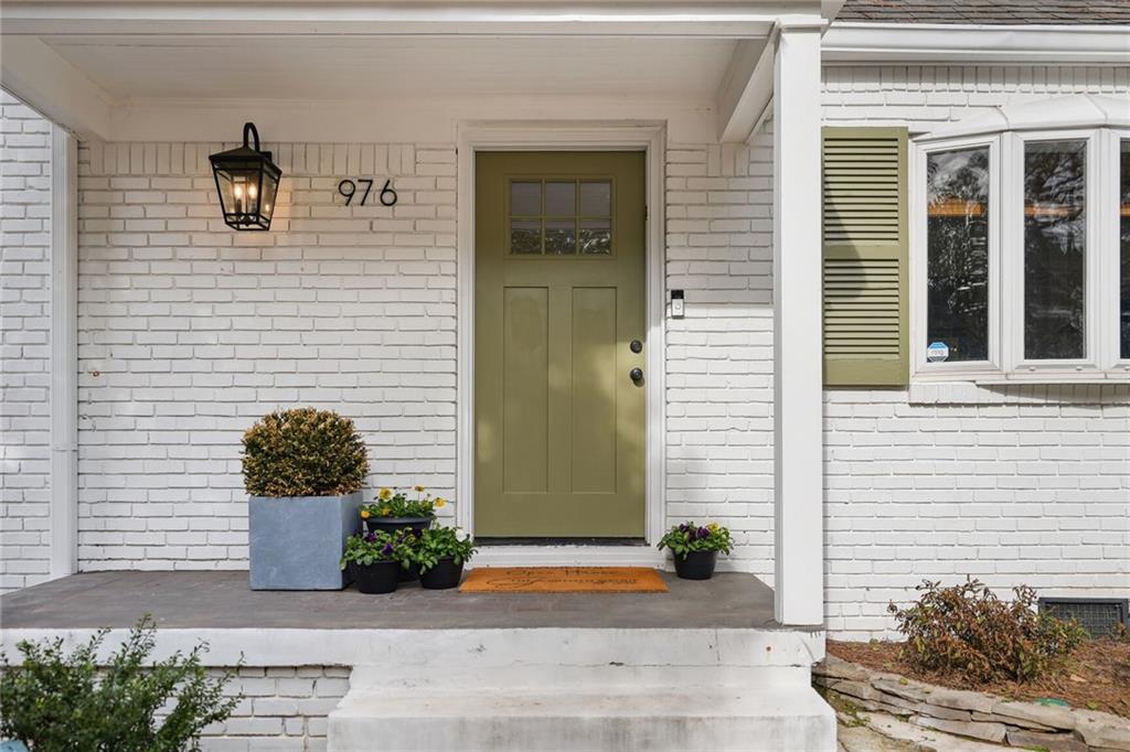 976 Cardova Drive NE