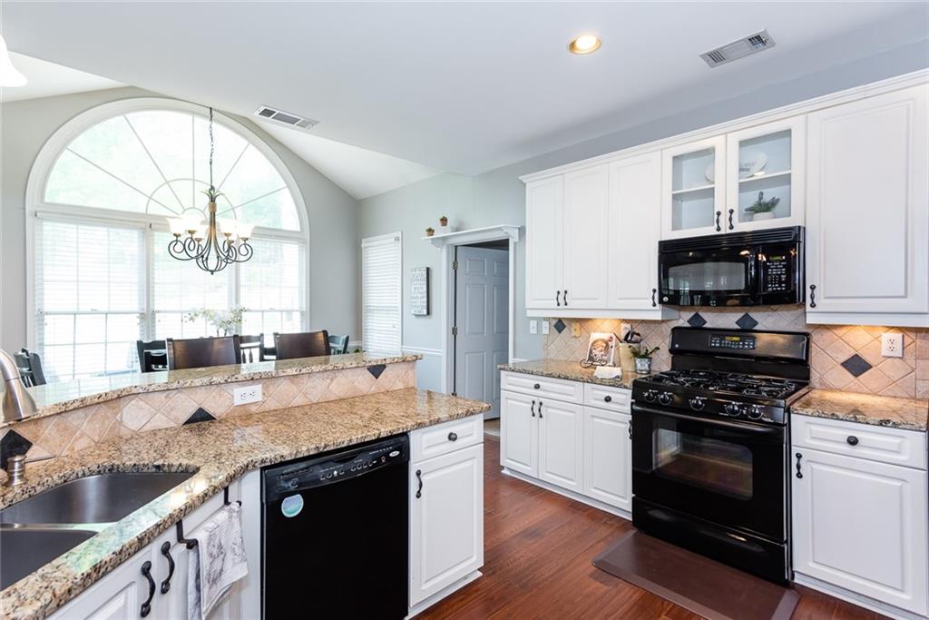 3011 OAK HAMPTON Court