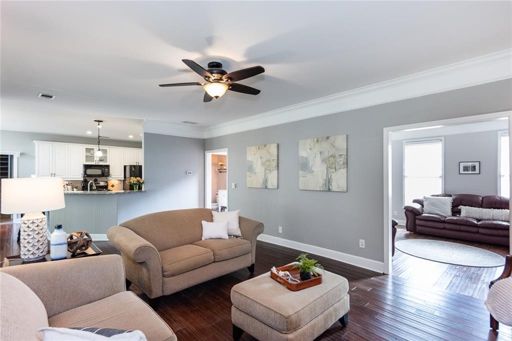 3011 OAK HAMPTON Court