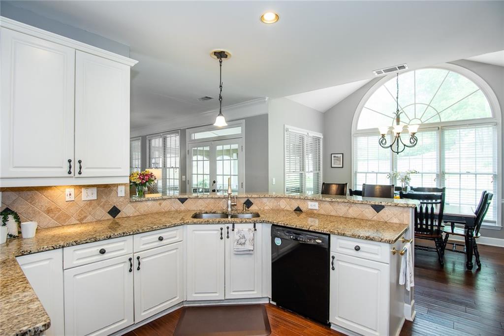 3011 OAK HAMPTON Court