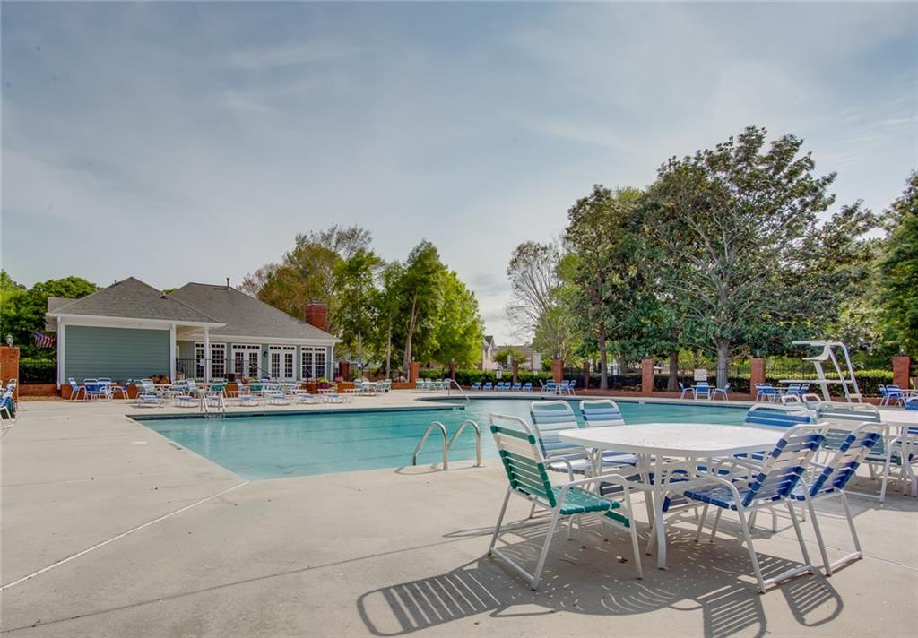 3011 OAK HAMPTON Court