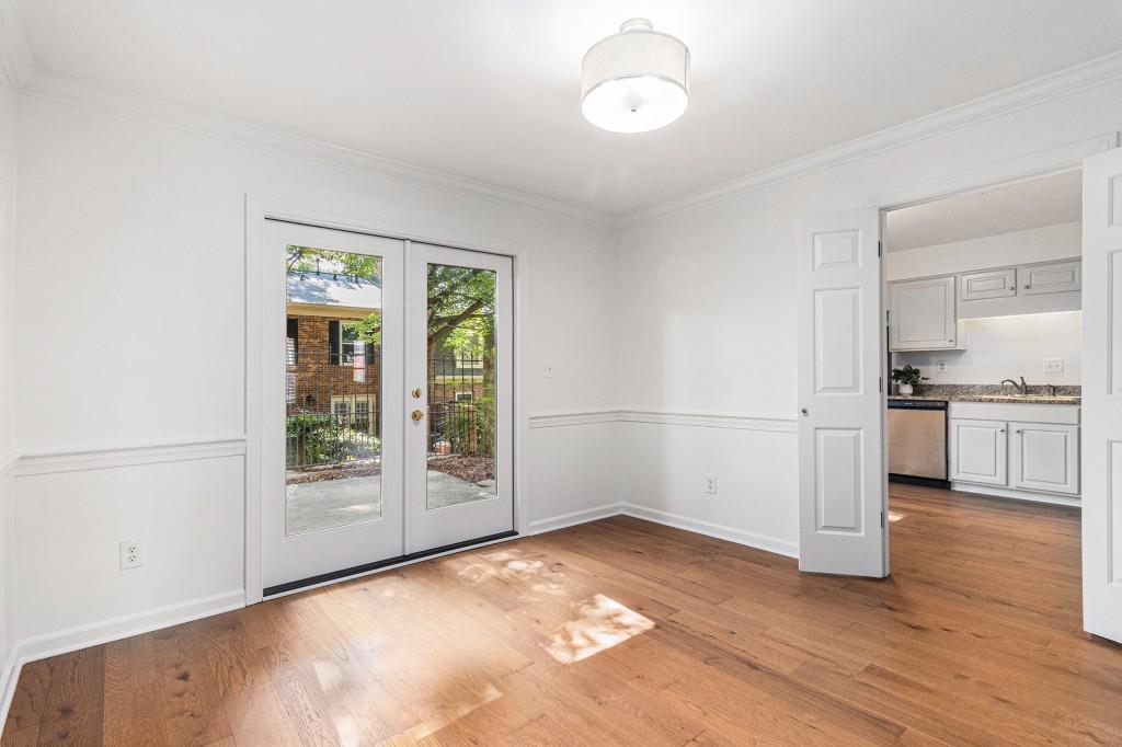 6 Stratford Hall Place NE