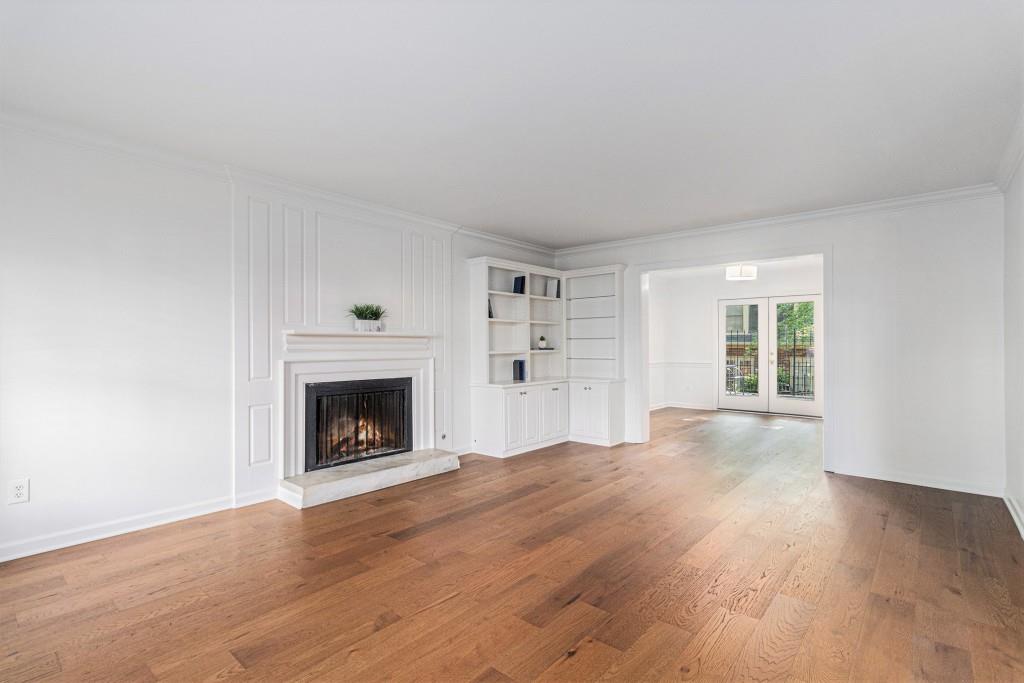 6 Stratford Hall Place NE