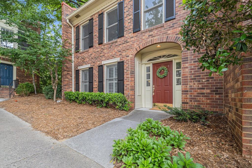 6 Stratford Hall Place NE