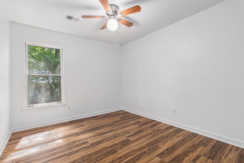 6 Stratford Hall Place NE