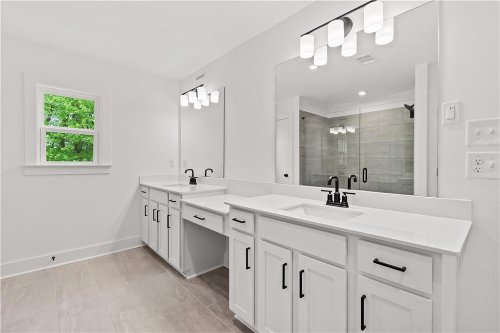 586 Avondale Park Circle