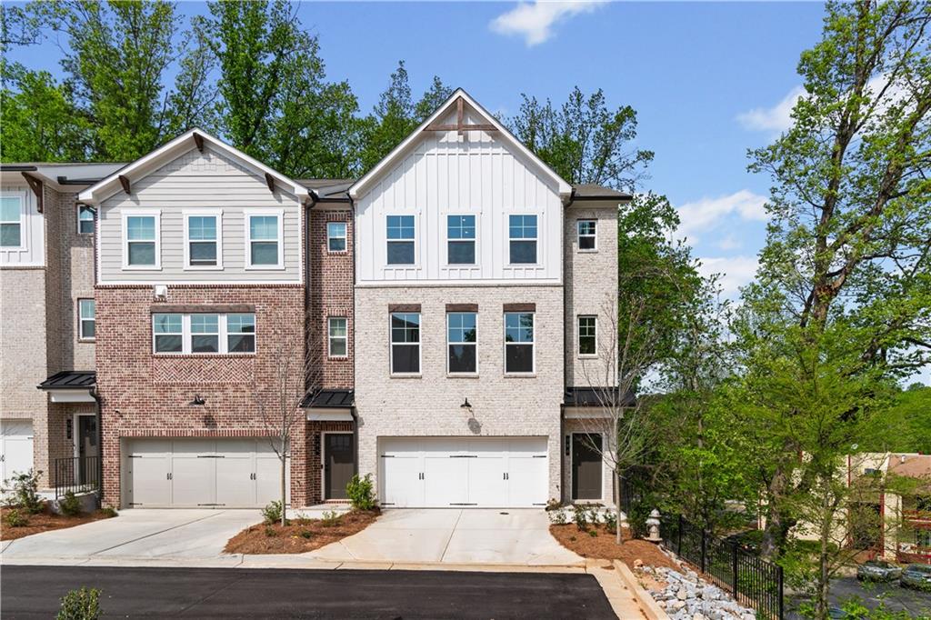 586 Avondale Park Circle