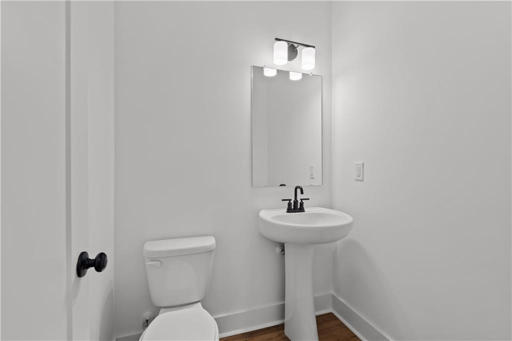 586 Avondale Park Circle